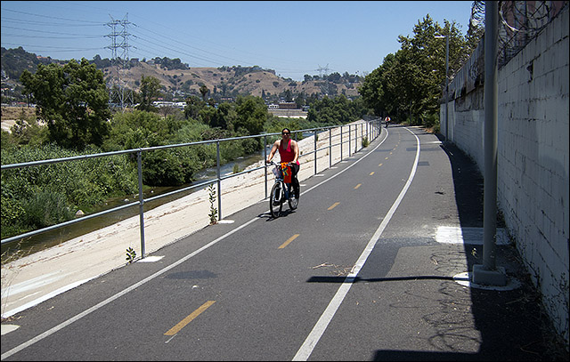 Los Angeles River bike path in Elysian Valley