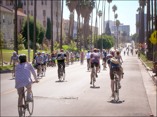 ciclavia_101010_newhampshirebl (135k image)